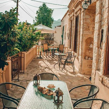 Kleanthe Hotel Chalki Town Exterior photo