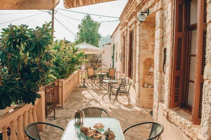 Kleanthe Hotel Chalki Town Exterior photo