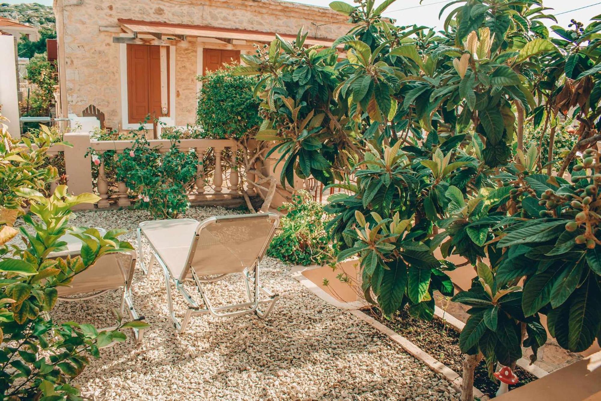 Kleanthe Hotel Chalki Town Exterior photo